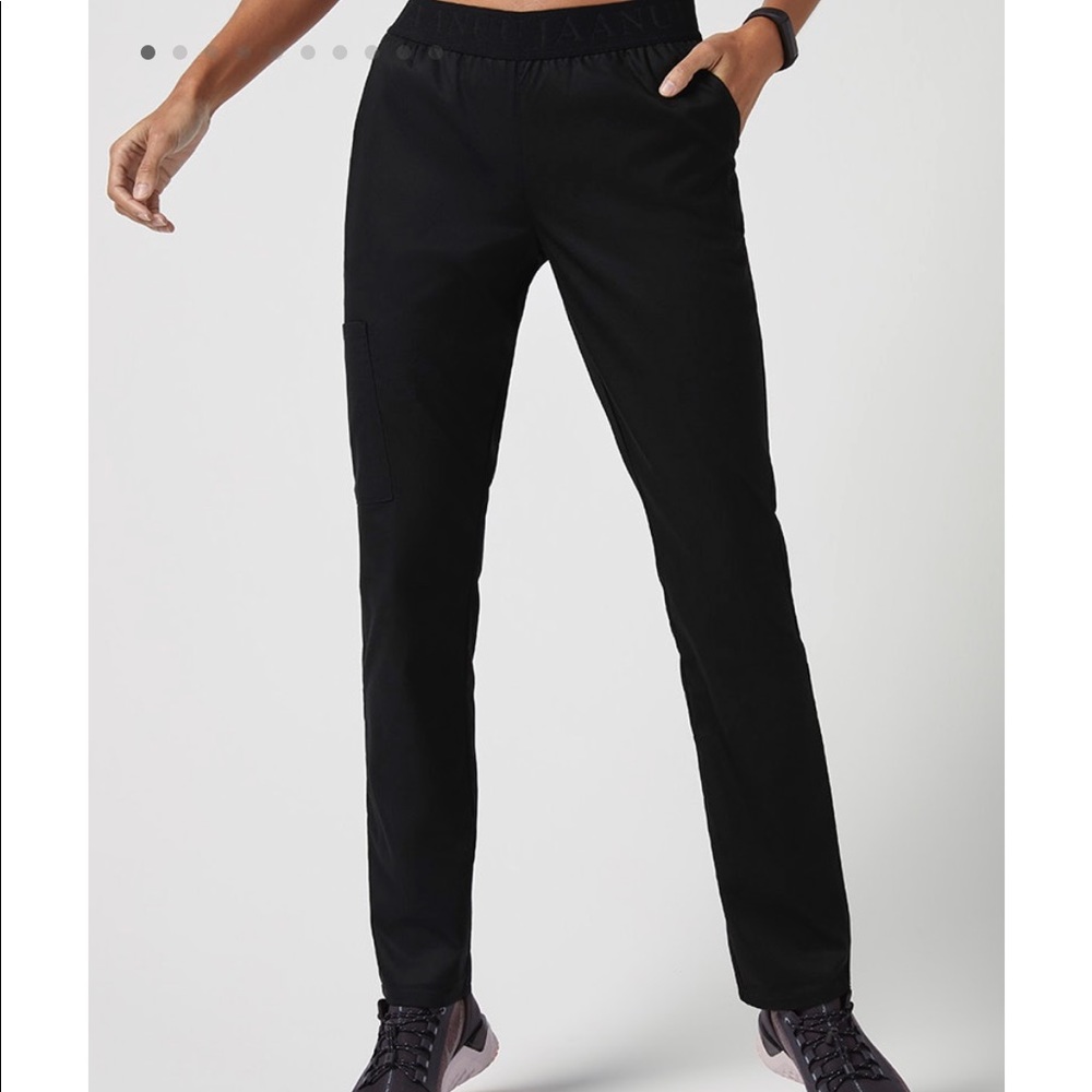 Jaanuu 3 logo pocket scrub pants
